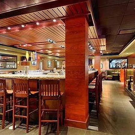Clarion Hotel Milwaukee Airport 